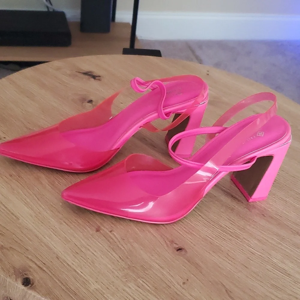 Shoes - Picture 5 of 5